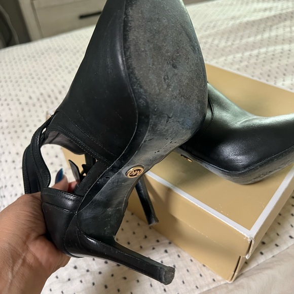 Beautiful Michael Kors open toe booties - Picture 6 of 8